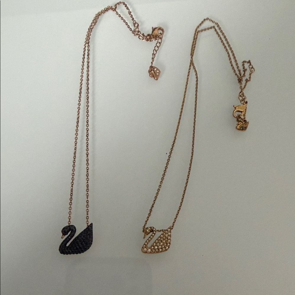 ✨ Swarovski Classic Swan Bundle of 2 – Black & Gold ✨
